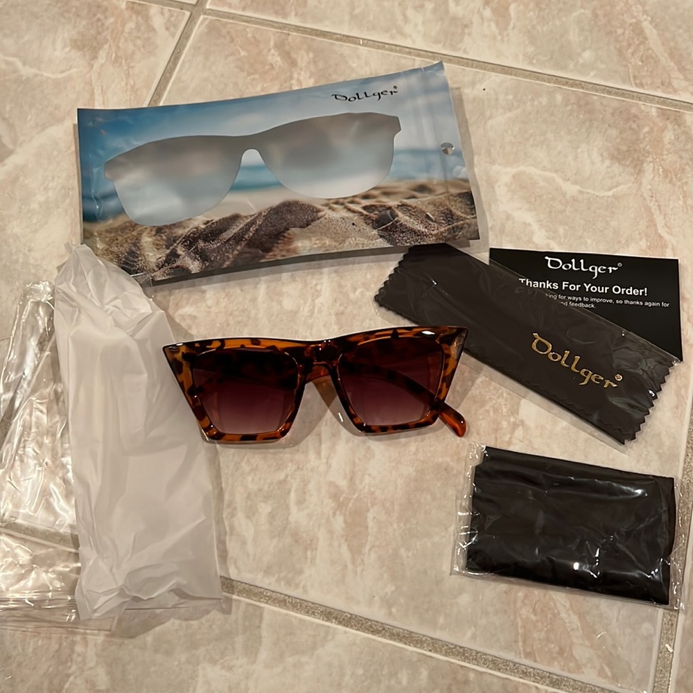 NWT Square Cat Eye Sunglasses